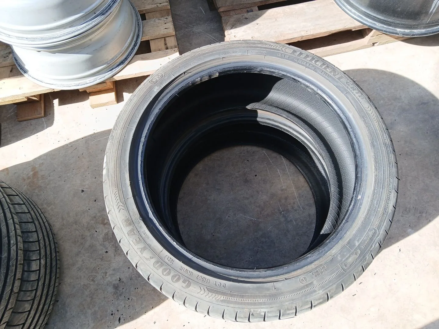 Neumatico para Toyota Auris (_E15_)