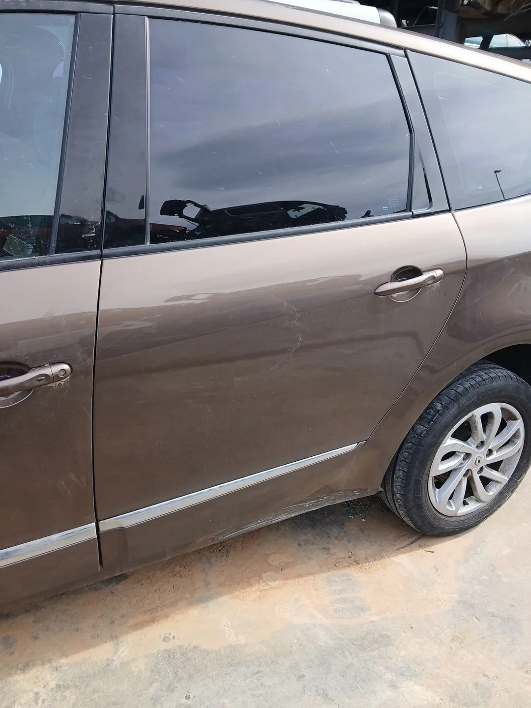Puerta Trasera Izquierda para Renault Grand Scenic Iii (Jz0/1_)