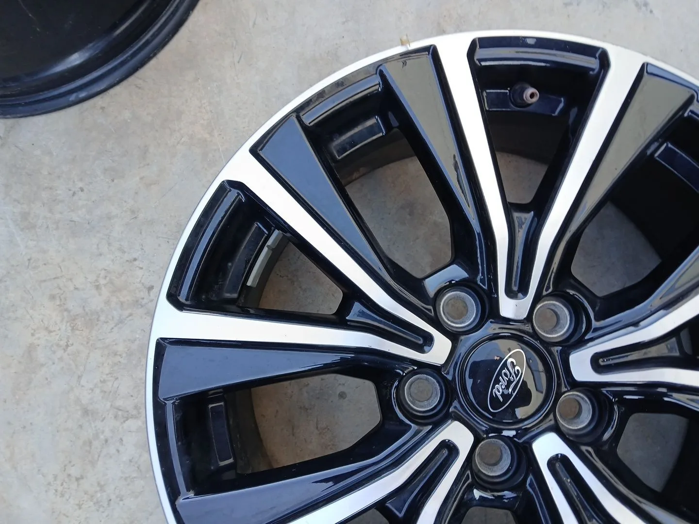 Llanta para Ford Puma (J2K, Cf7)