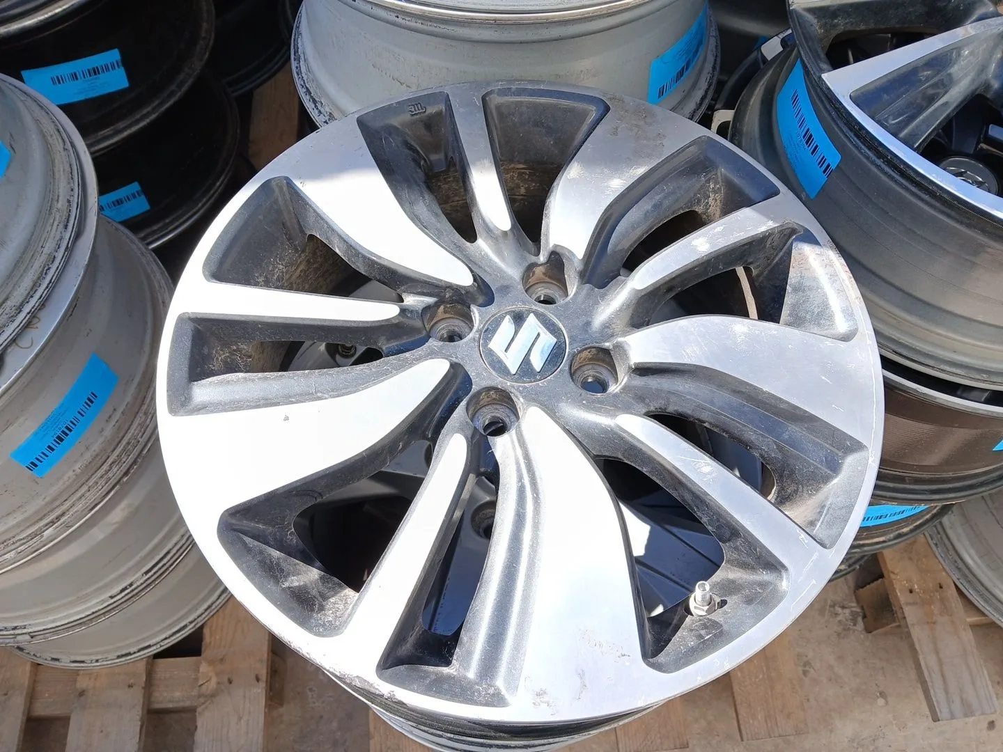 Llanta para Suzuki Swift (Az)
