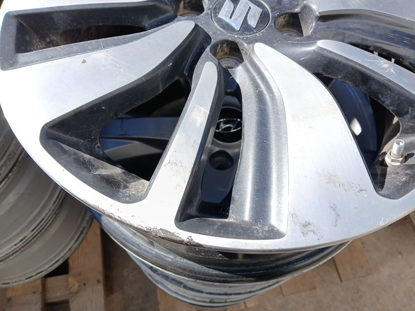 Llanta para Suzuki Swift (Az)