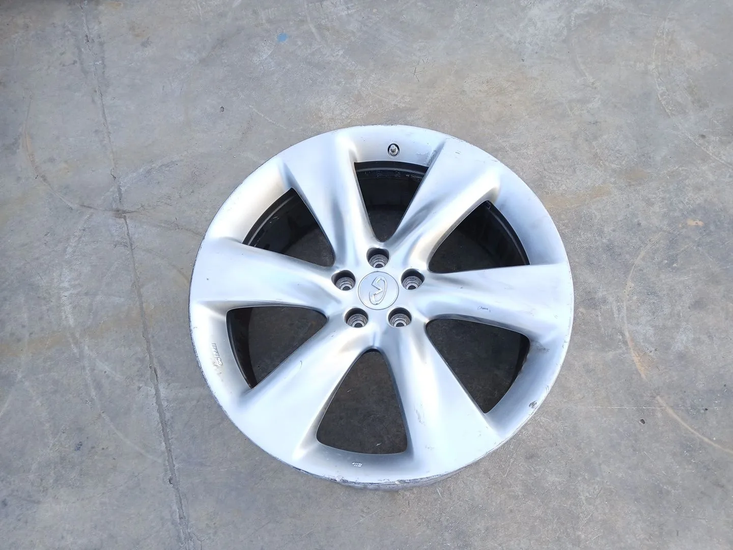 Llanta para Infiniti Qx70