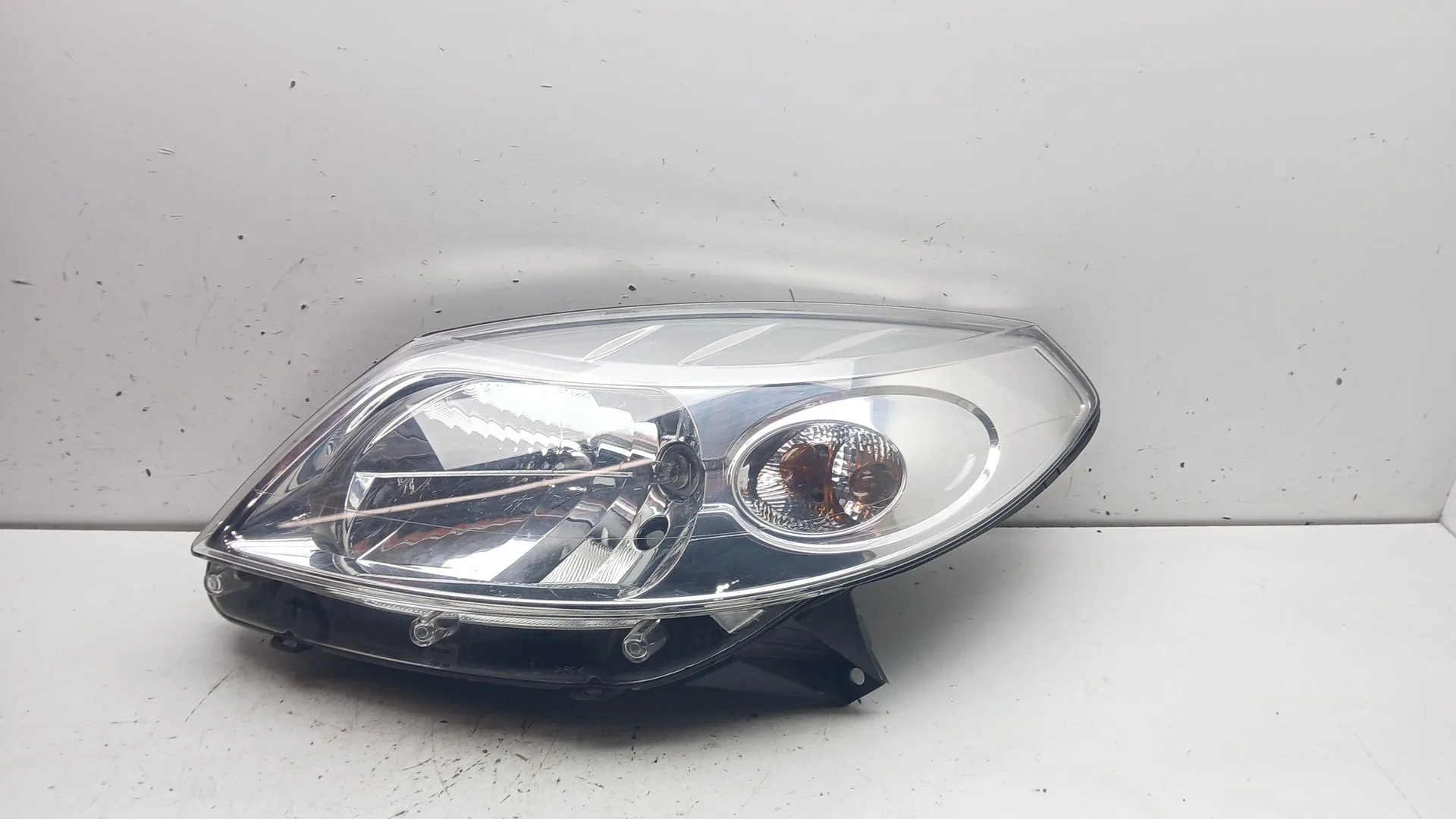Faro Izquierdo para Dacia Sandero (Bs_)