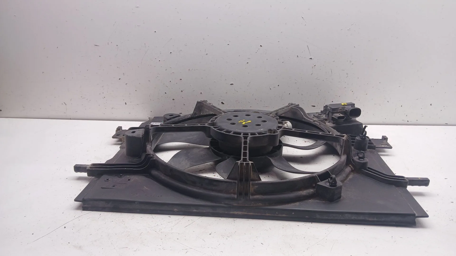 Electroventilador para Nissan Micra V (K14)