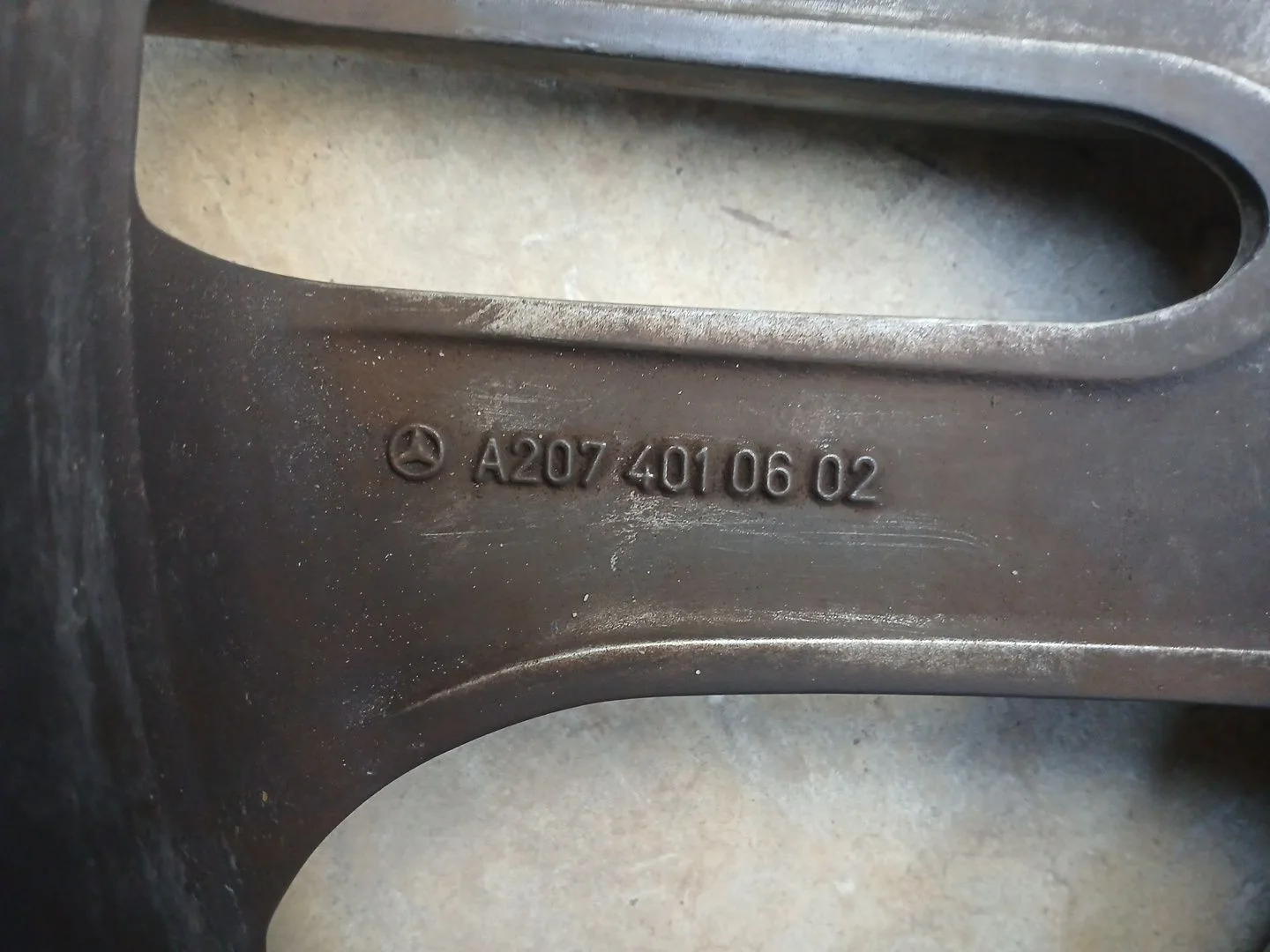 Llanta para Mercedes-Benz Clase E Descapotable (A207)