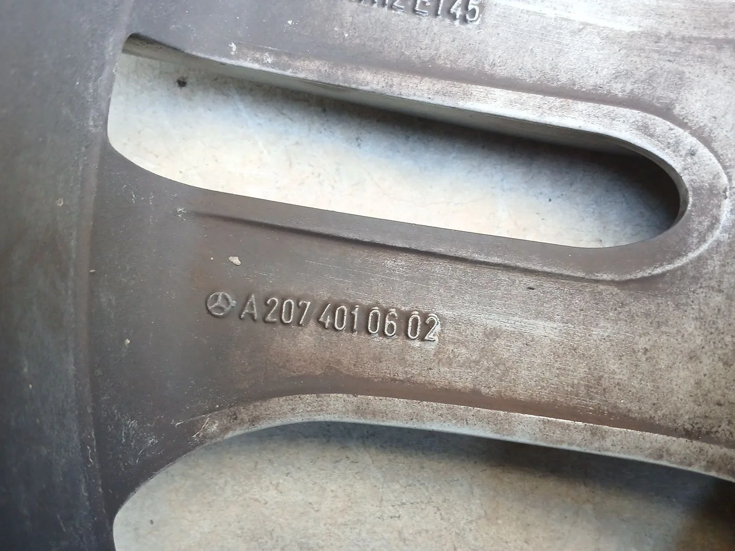 Llanta para Mercedes-Benz Clase E Descapotable (A207)