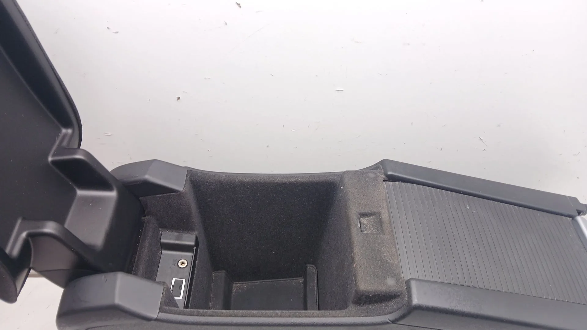 Apoyabrazos Central para Volvo V60 I (155)