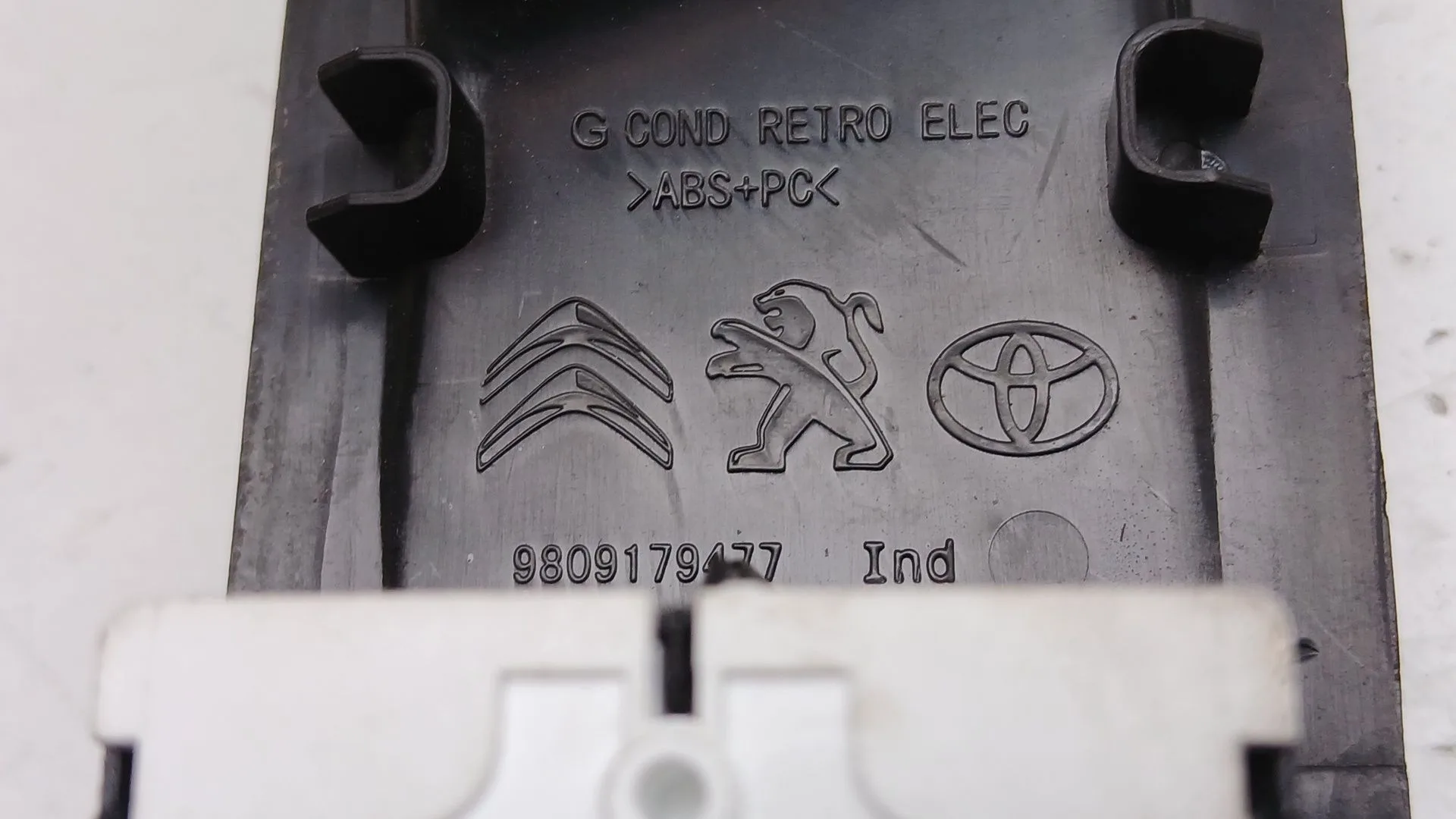 Mando Elevalunas Delantero Izquierdo para Opel Vivaro C Furgoneta (K0)