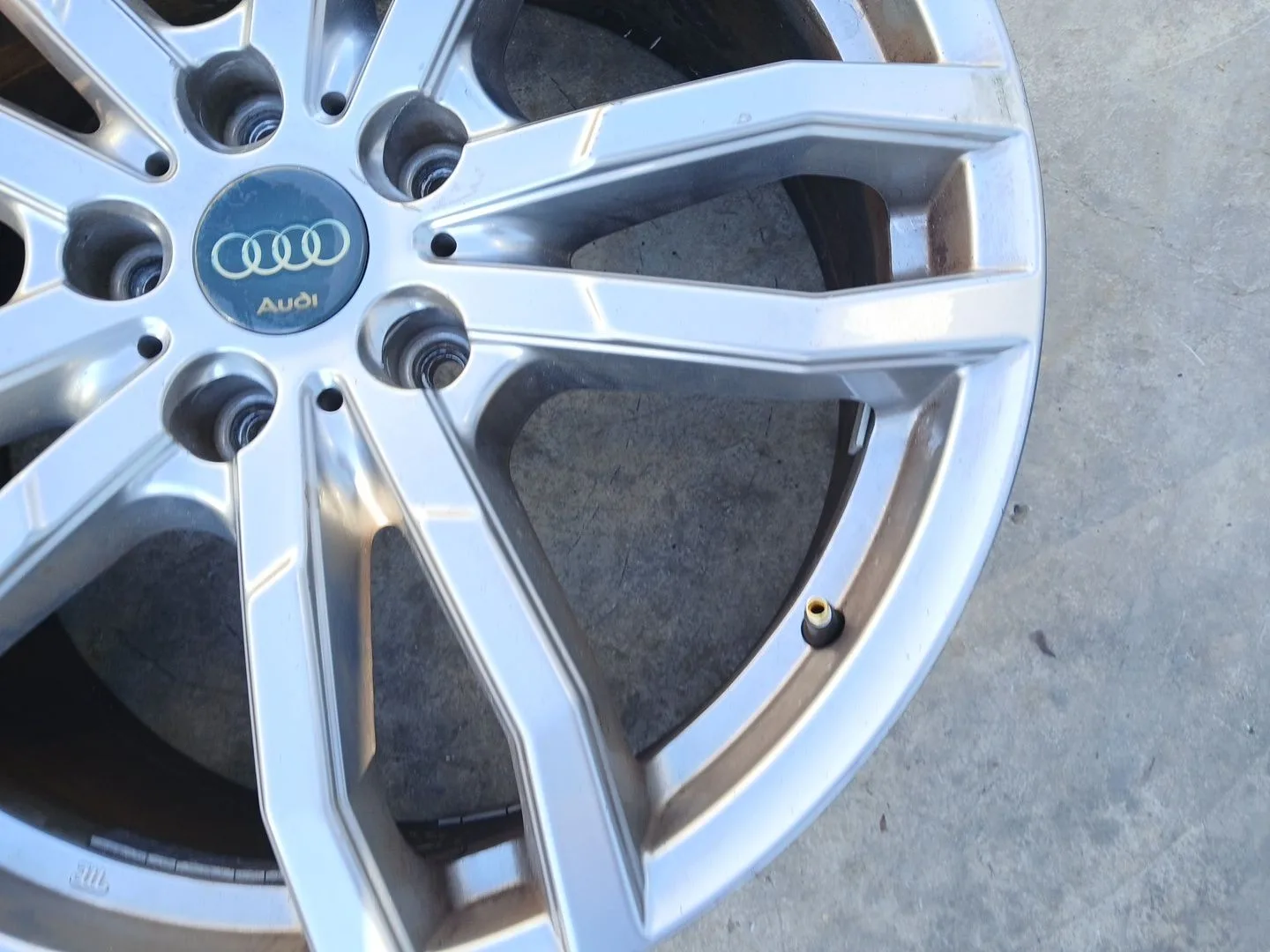 Llanta para Audi Q7 (4Lb)