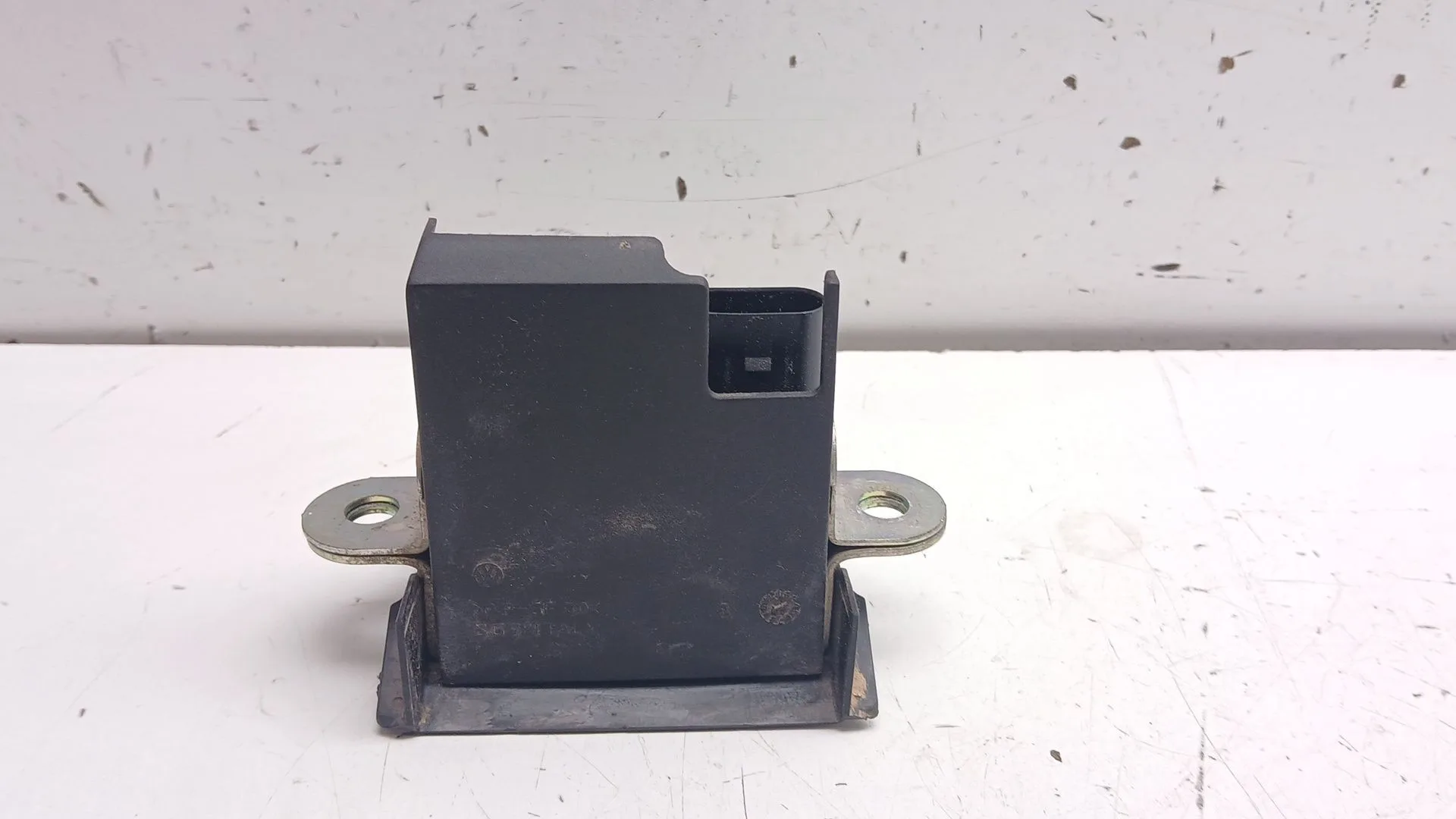 Cerradura Maletero / Porton para Volkswagen Golf Vii Lim. (Bq1)