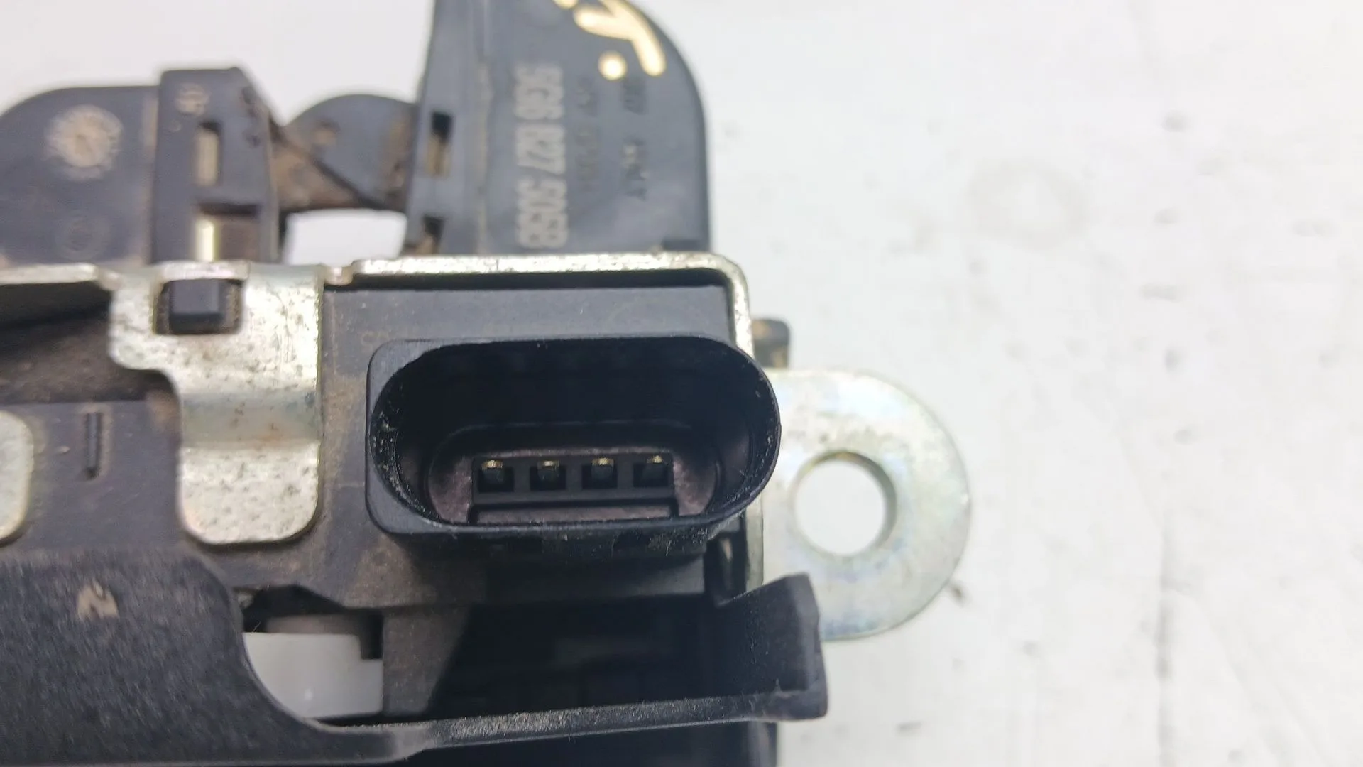 Cerradura Maletero / Porton para Volkswagen Golf Vii Lim. (Bq1)