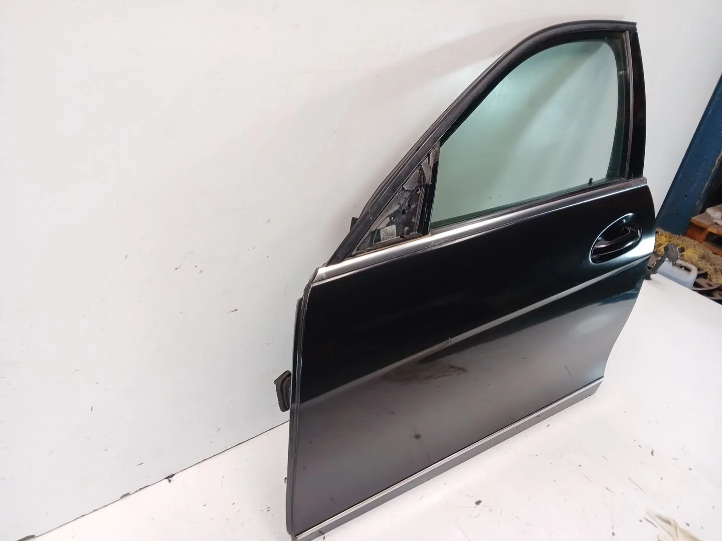 Puerta Delantera Izquierda para Mercedes-Benz Clase C (W204)