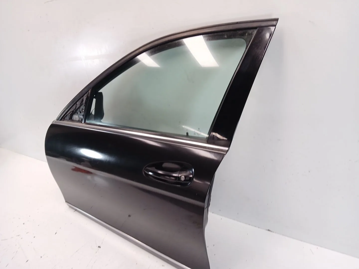 Puerta Delantera Izquierda para Mercedes-Benz Clase C (W204)