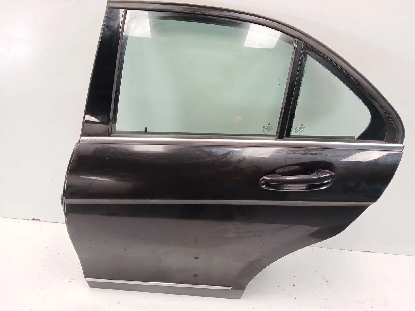 Puerta Trasera Izquierda para Mercedes-Benz Clase C (W204)
