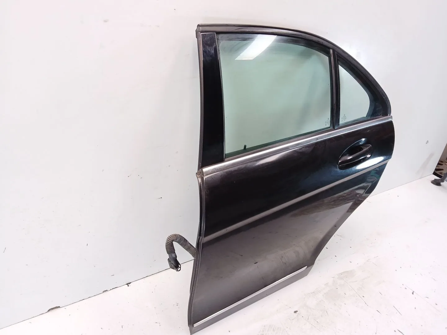 Puerta Trasera Izquierda para Mercedes-Benz Clase C (W204)