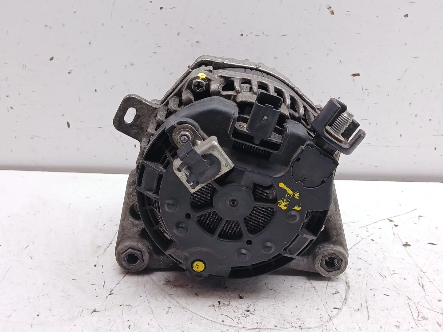 Alternador para Opel Vivaro C Furgoneta (K0)