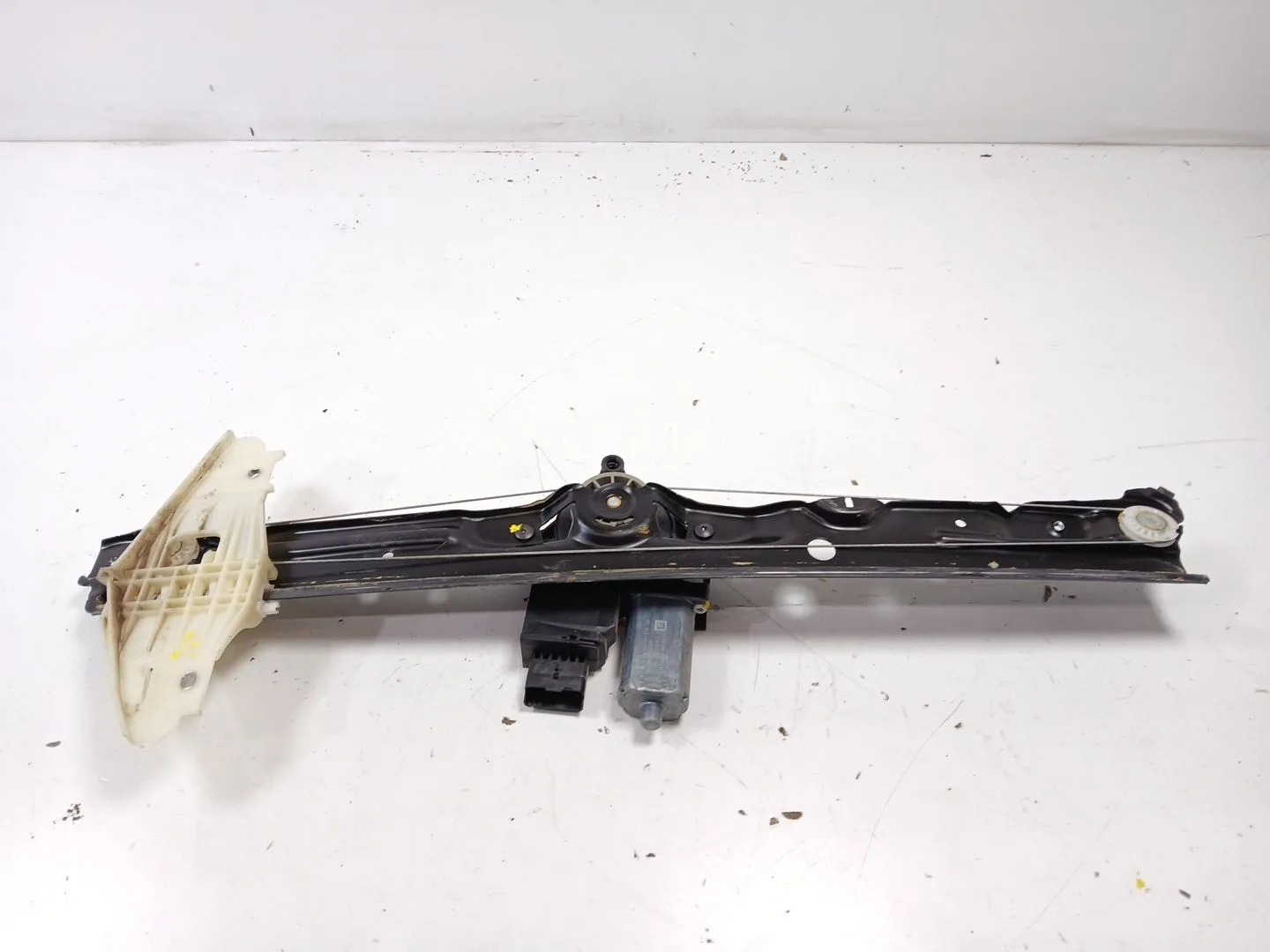 Elevalunas Delantero Izquierdo para Opel Vivaro C Furgoneta (K0)