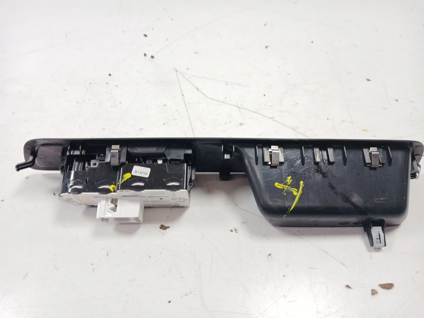 Mando Elevalunas Delantero Izquierdo para Opel Vivaro C Furgoneta (K0)