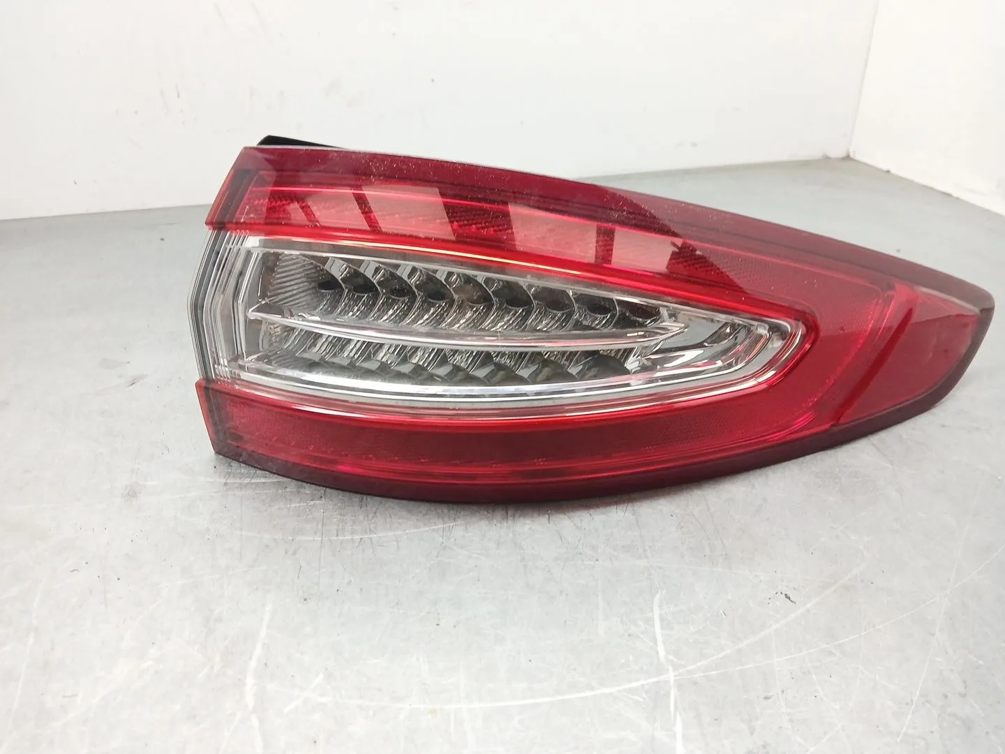 Piloto Trasero Derecho para Ford Mondeo V Hatchback (Ce)