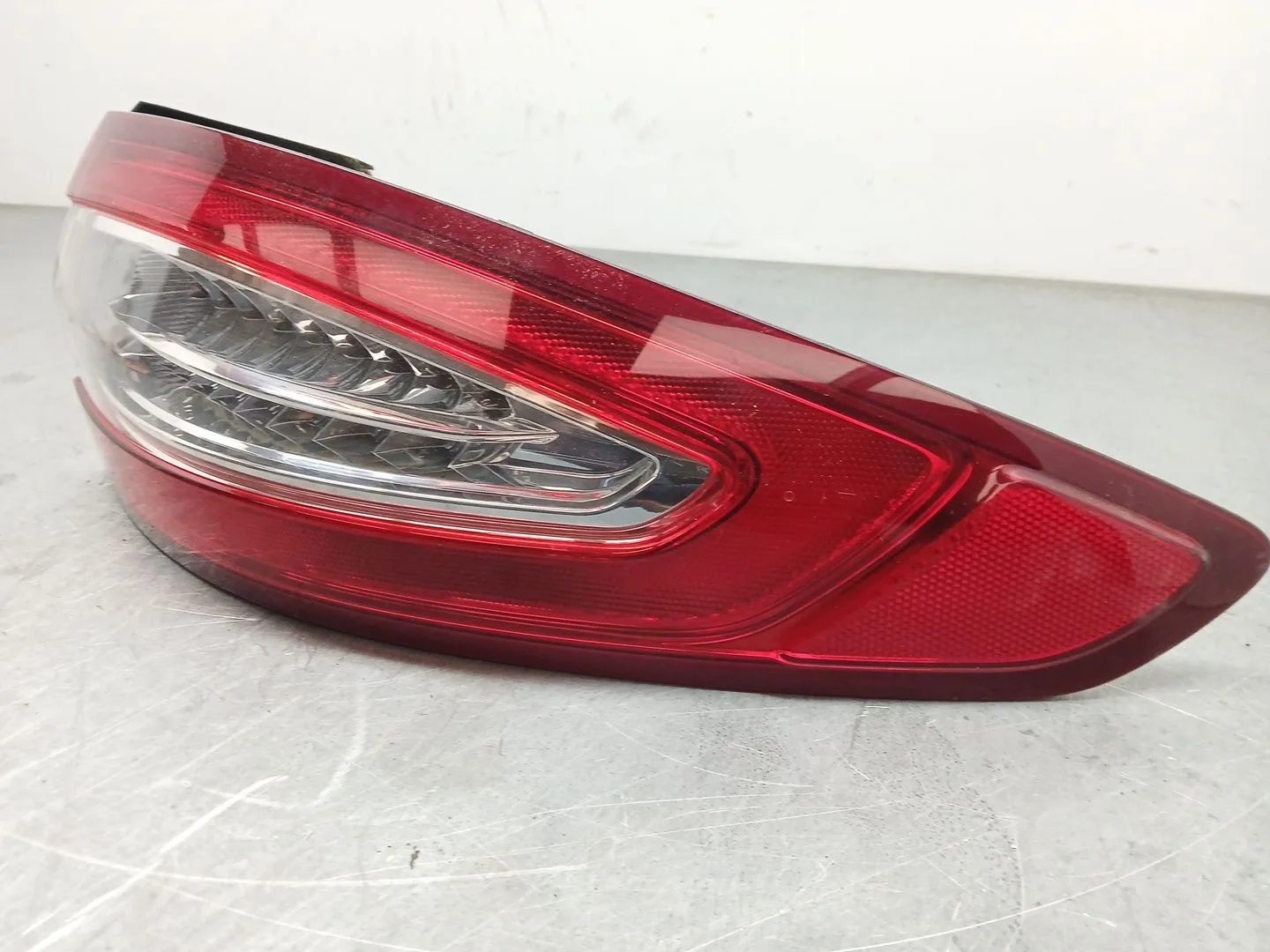 Piloto Trasero Derecho para Ford Mondeo V Hatchback (Ce)
