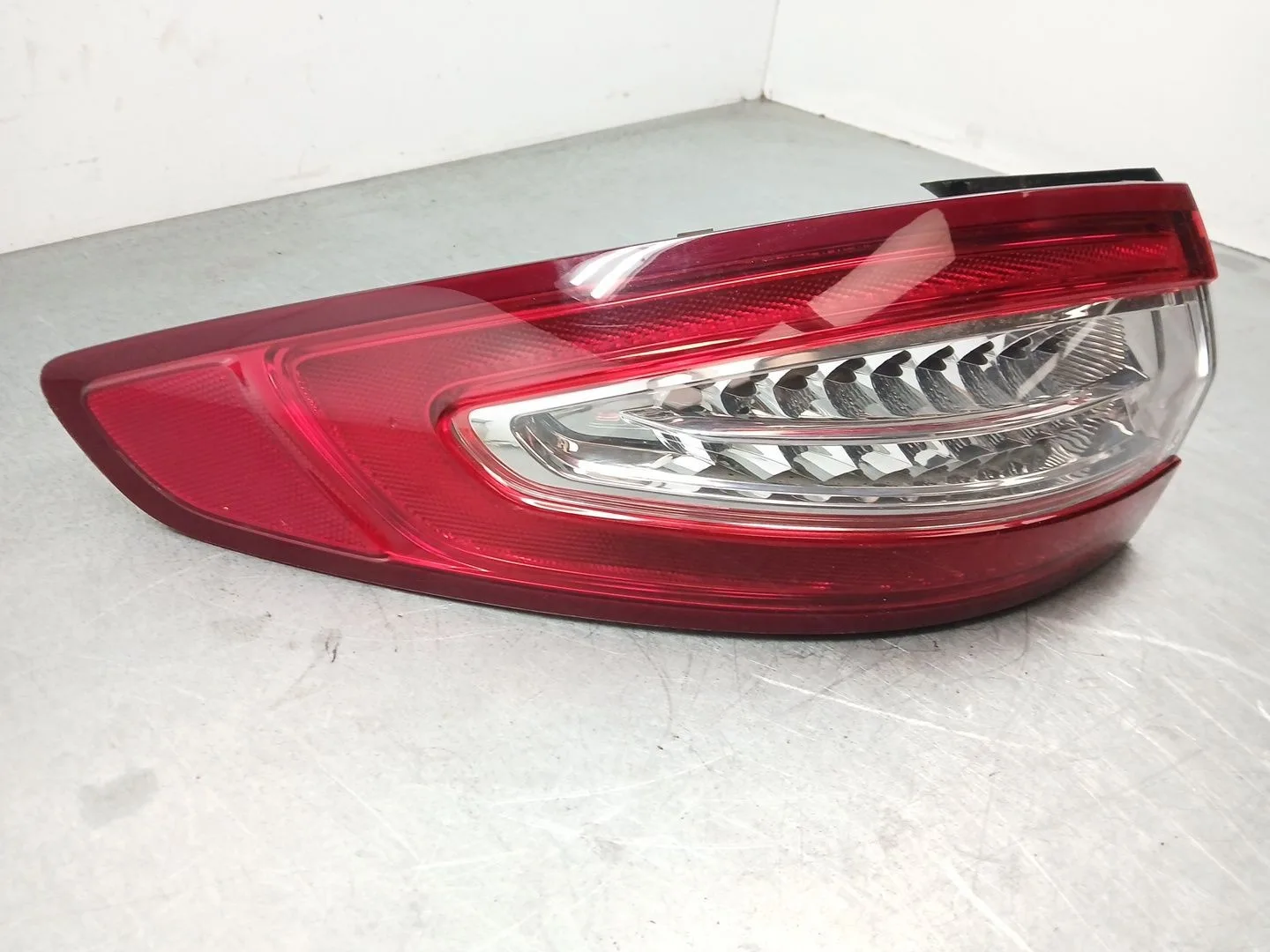 Piloto Trasero Izquierdo para Ford Mondeo V Hatchback (Ce)