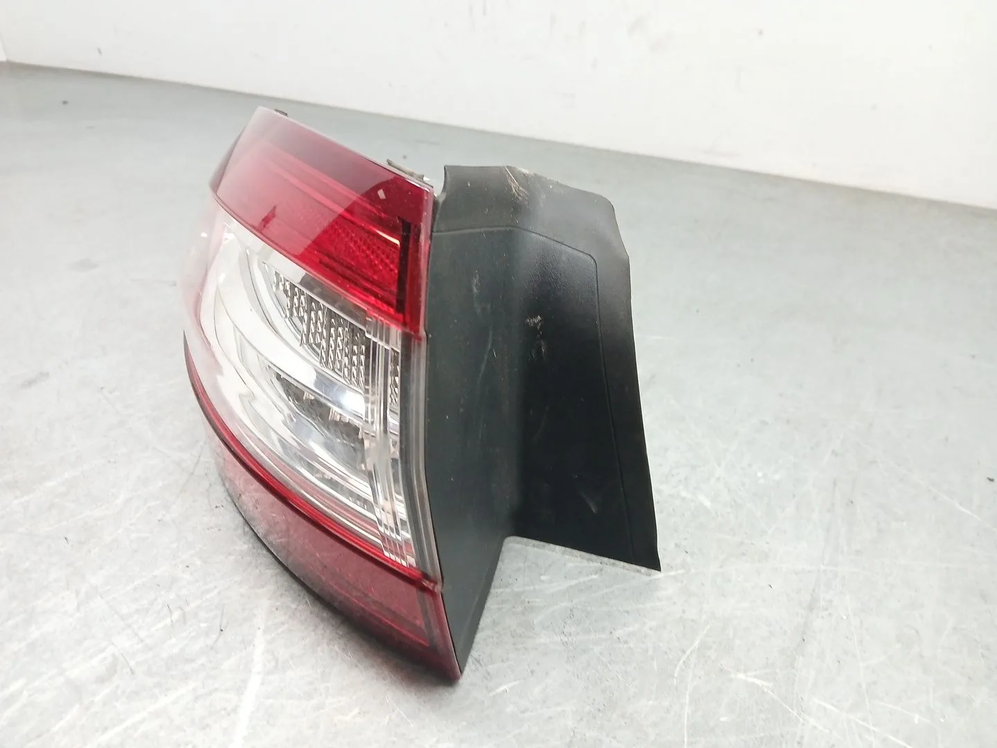 Piloto Trasero Izquierdo para Ford Mondeo V Hatchback (Ce)