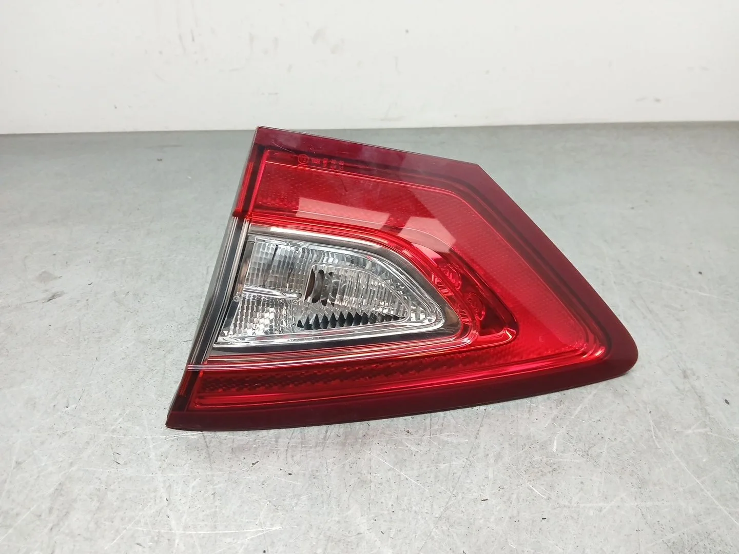Piloto Trasero Derecho Interior para Ford Mondeo V Hatchback (Ce)