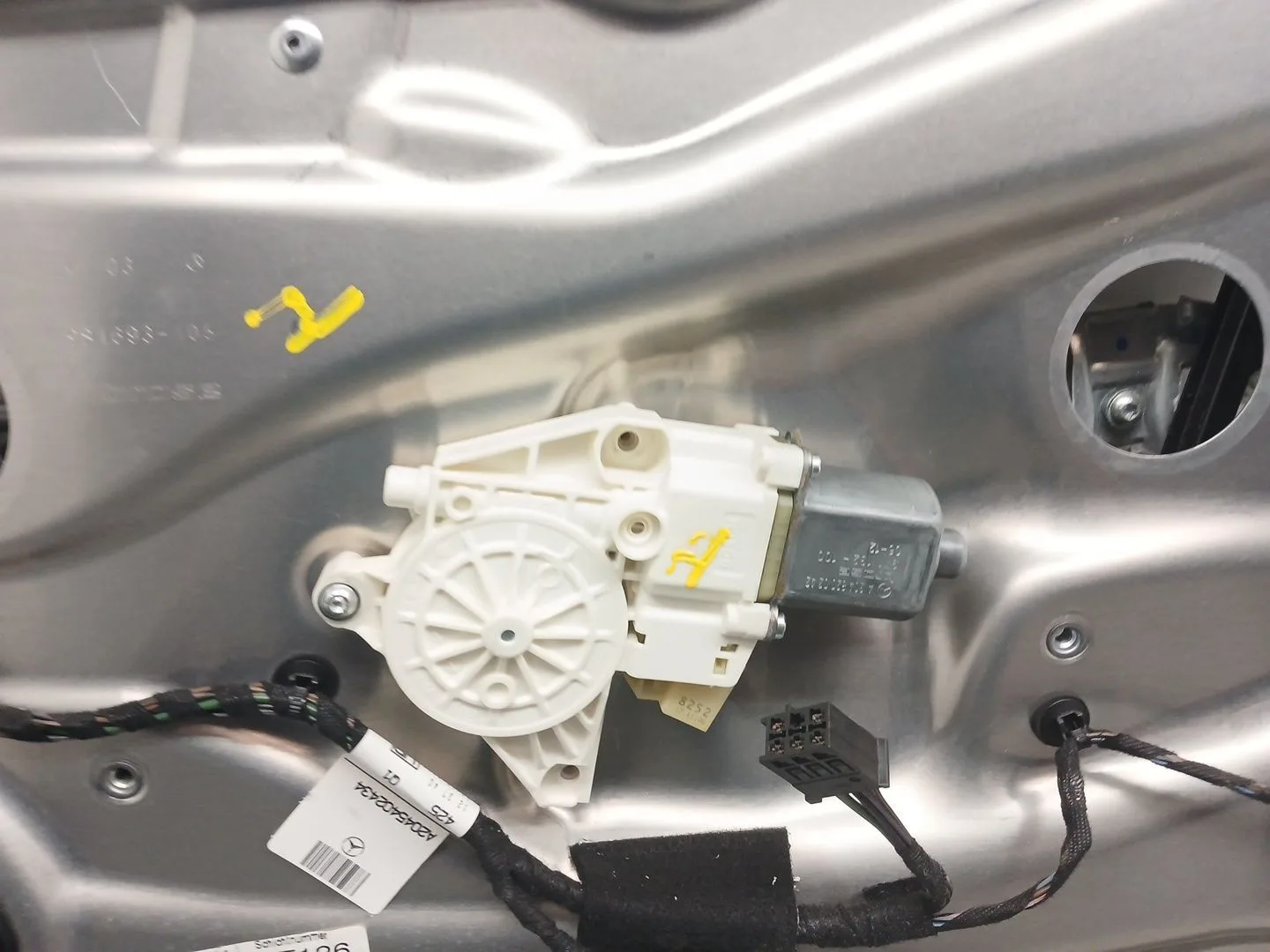 Elevalunas Delantero Derecho para Mercedes-Benz Clase C (W204)