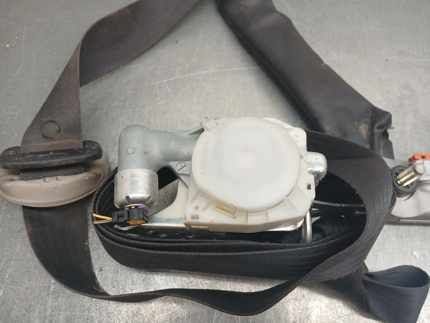 Pretensor Airbag Izquierdo para Subaru Legacy Kombi/Outback B14