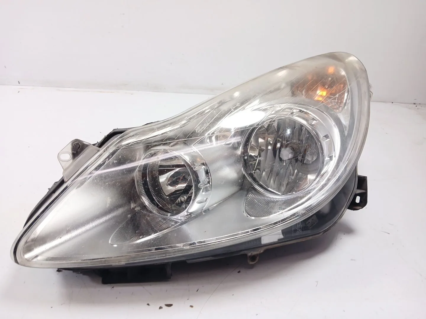 Faro Izquierdo para Opel Corsa D (S07)