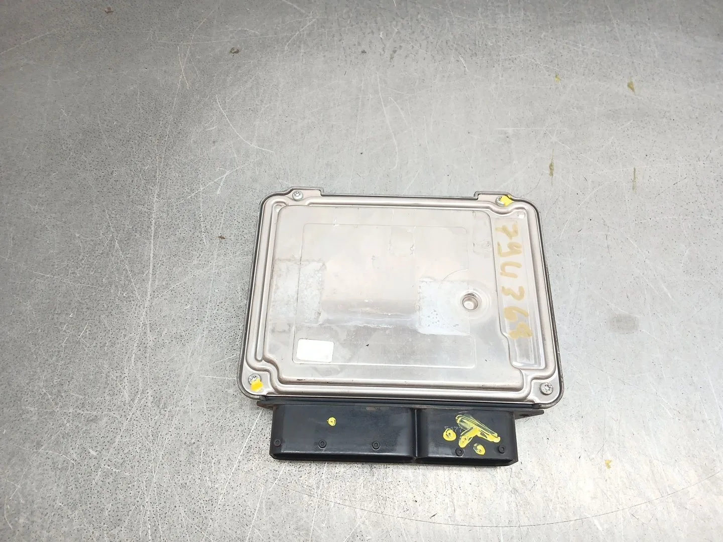 Centralita Motor Uce para Volkswagen Golf V (1K1)
