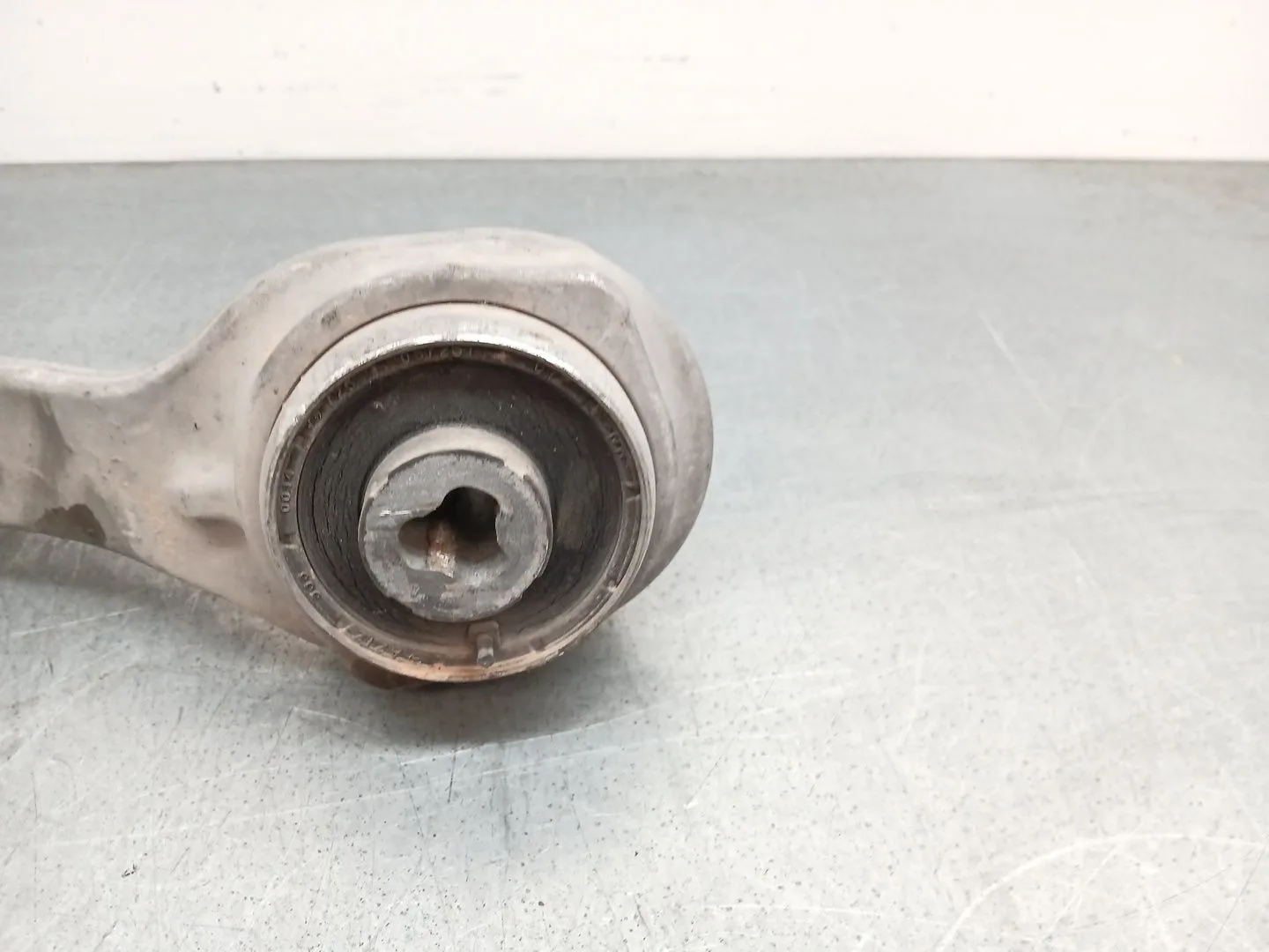 Brazo Suspension Inferior Delantero Derecho para Mercedes-Benz Clase E (W212)