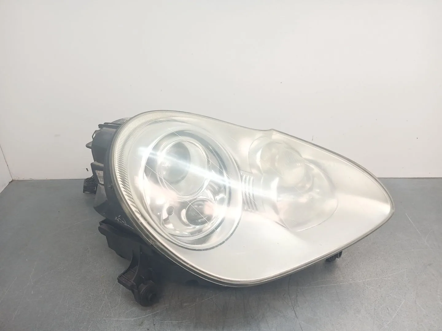 Faro Derecho para Porsche Cayenne (9Pa)