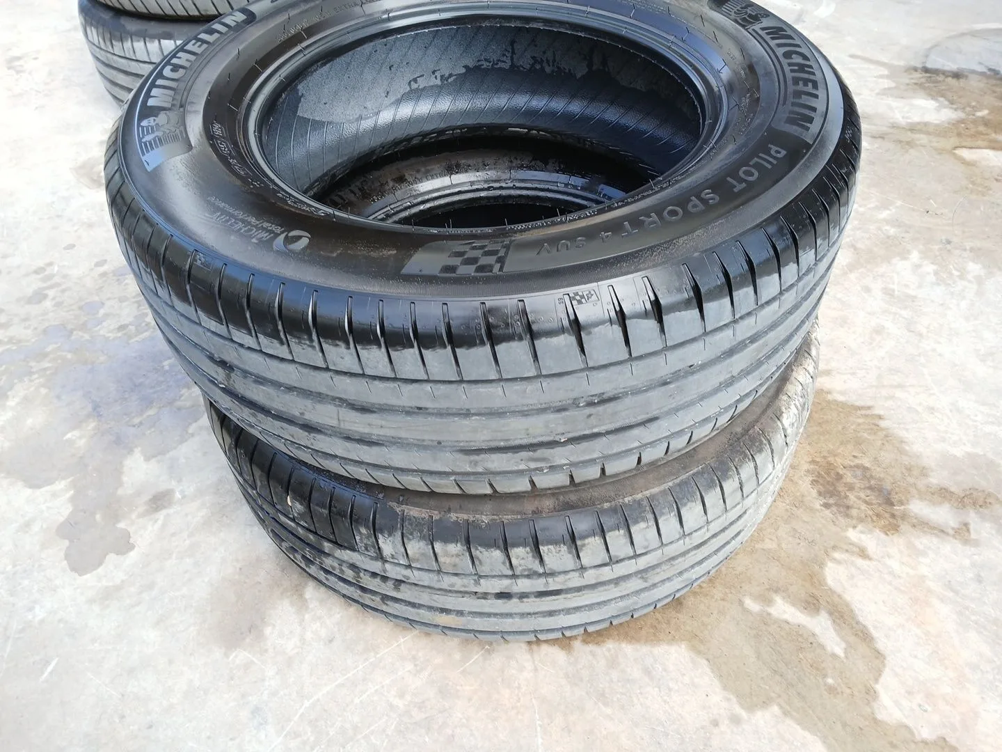 Neumatico para Porsche Cayenne (9Pa)