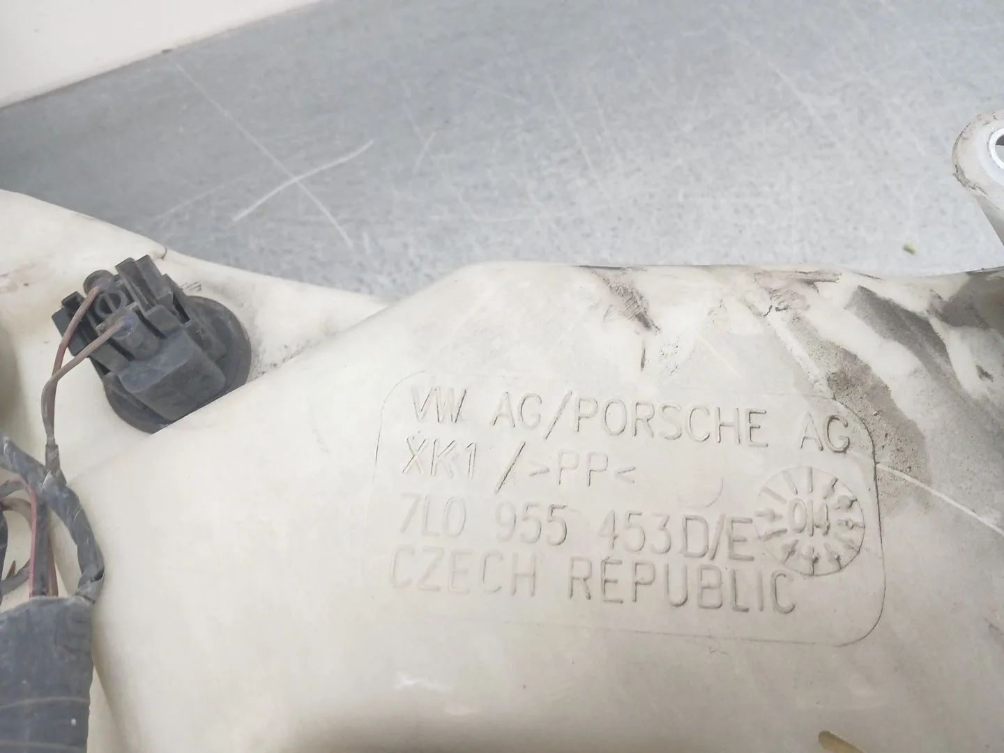 Deposito Limpia para Porsche Cayenne (9Pa)