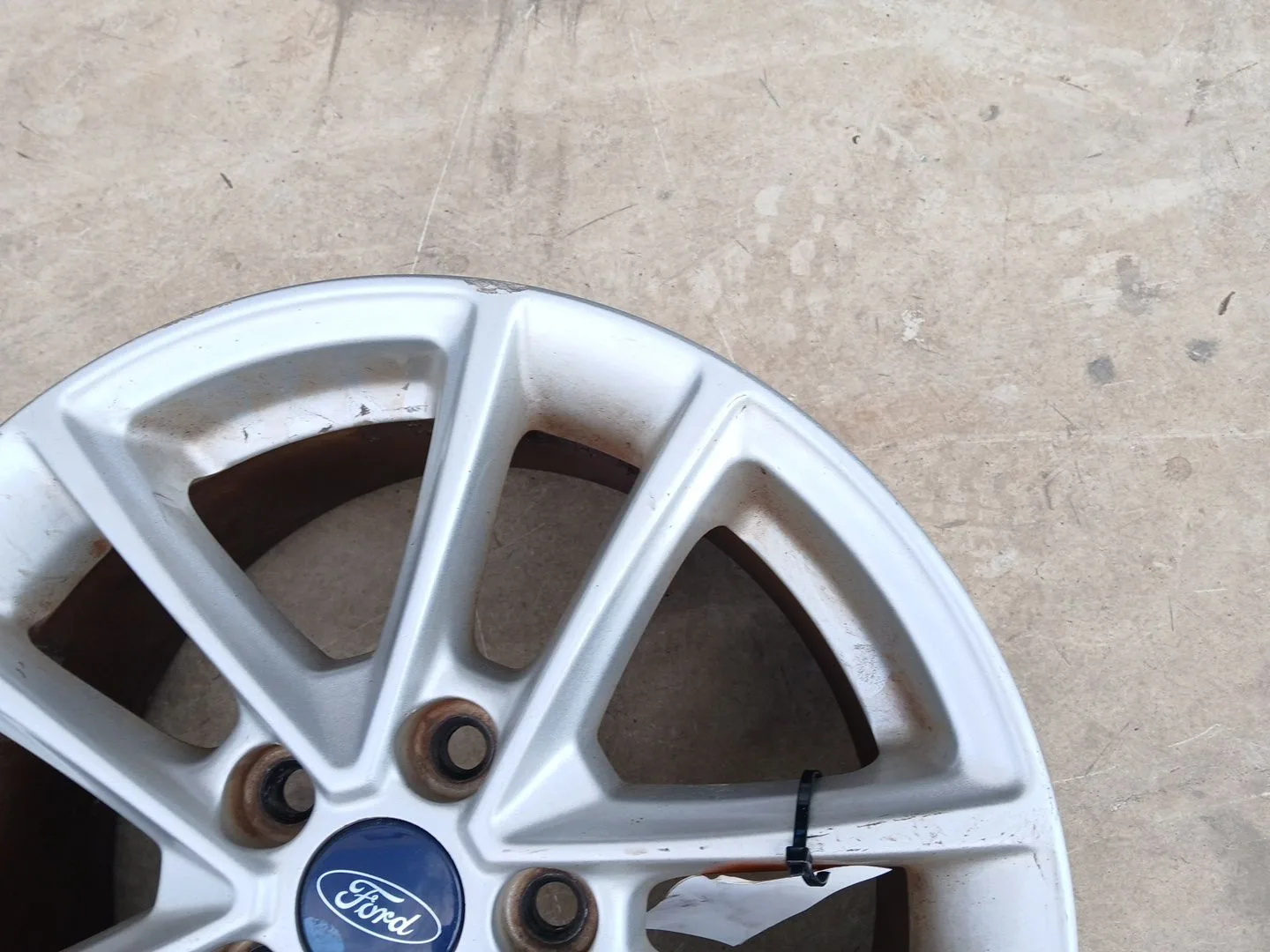 Llanta para Ford Focus Iii