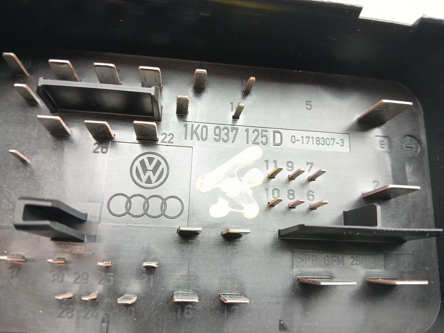 Caja Reles / Fusibles para Volkswagen Touran (1T3)
