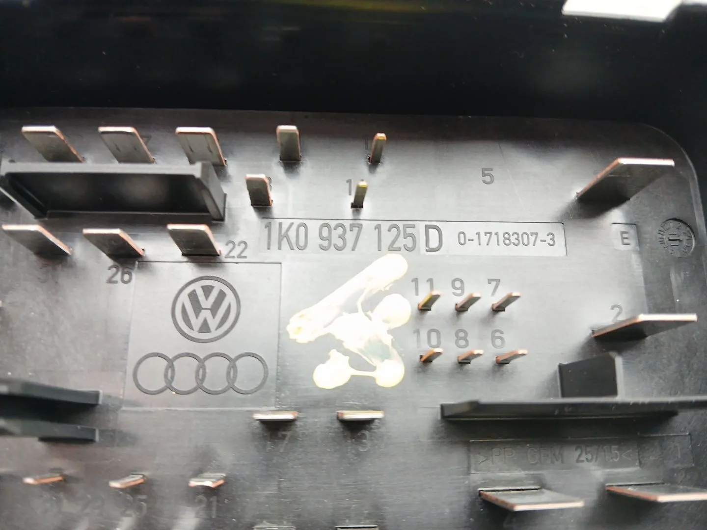 Caja Reles / Fusibles para Volkswagen Touran (1T3)