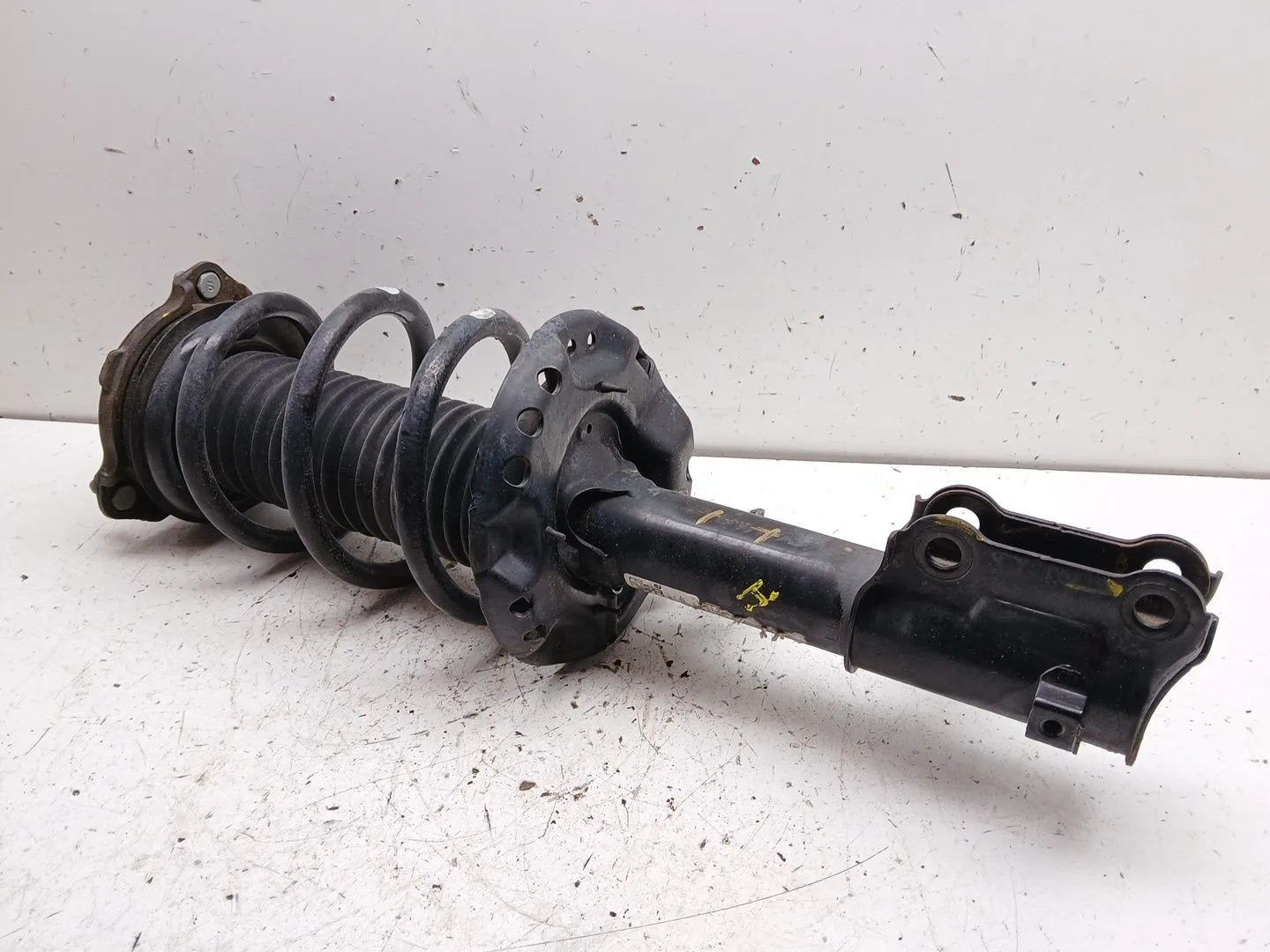 Amortiguador Delantero Izquierdo para Kia Ceed (Cd)