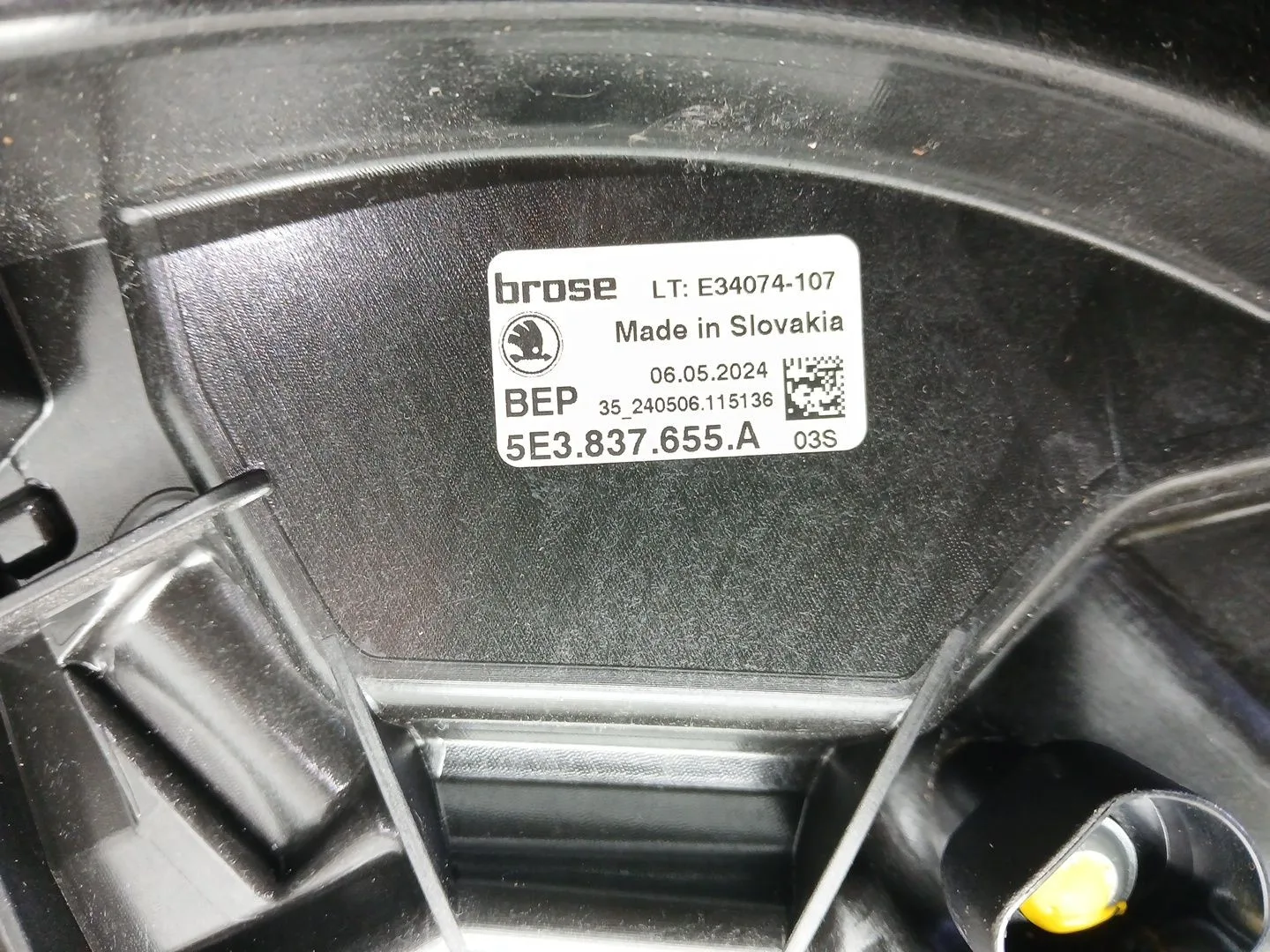 Elevalunas Delantero Izquierdo para Skoda Octavia Iv (Nx3, Nn3, Pv3)
