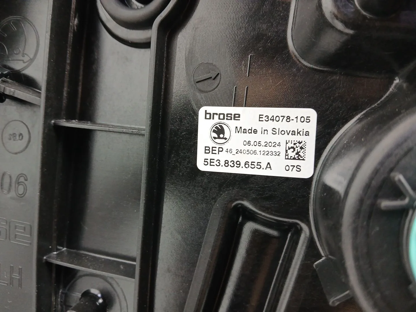 Elevalunas Trasero Izquierdo para Skoda Octavia Iv (Nx3, Nn3, Pv3)