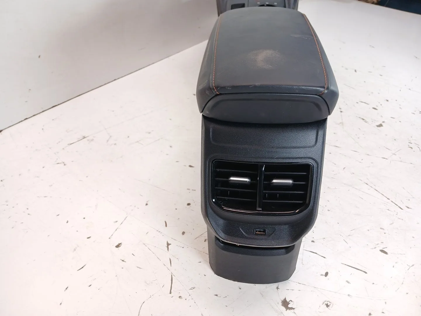Apoyabrazos Central para Mg Mg 3 1.5 Hybrid (2024 - 0) 1498Ccm 75Kw