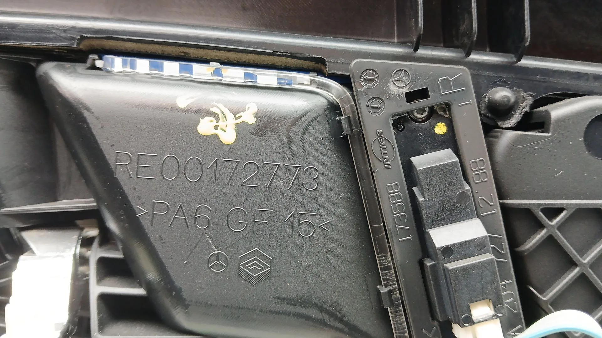Guarnecido Puerta Delantera Derecha para Mercedes-Benz Clase C (W204)