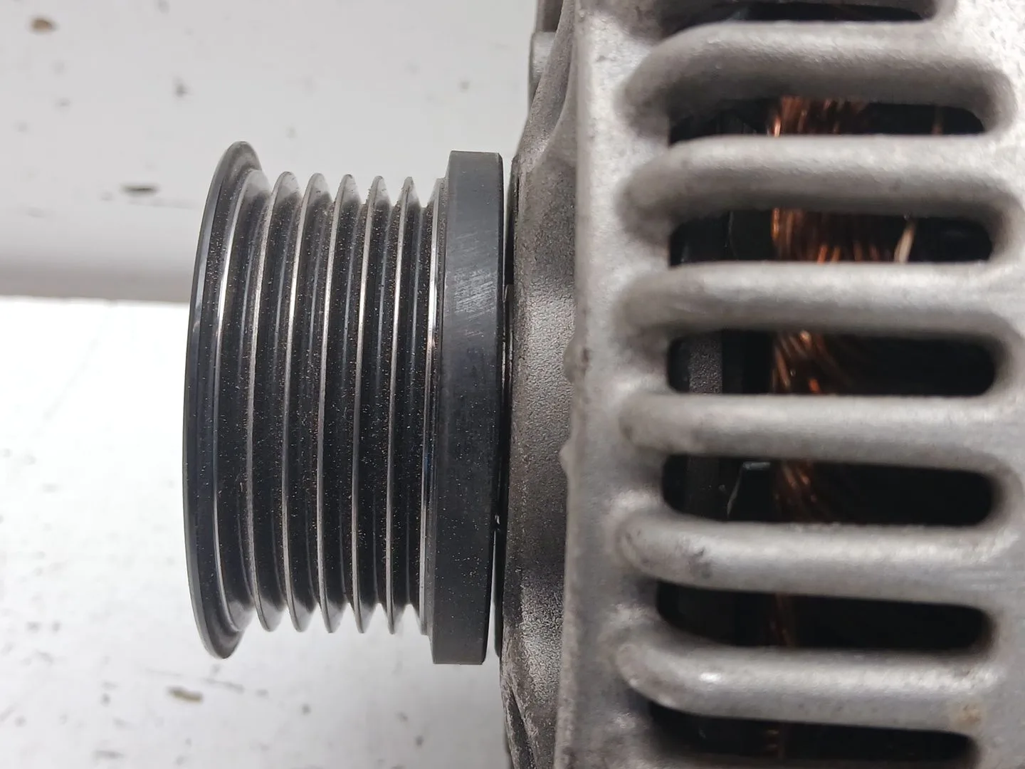 Alternador para Ford Puma (J2K, Cf7)