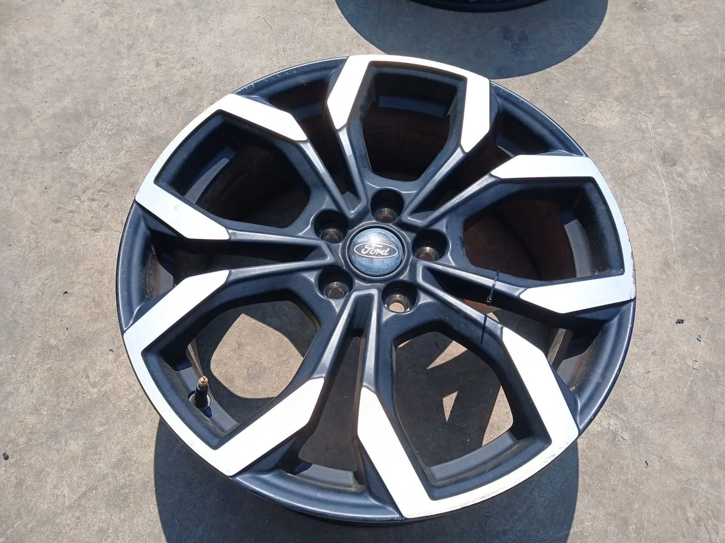 Llanta para Ford Puma (J2K, Cf7)