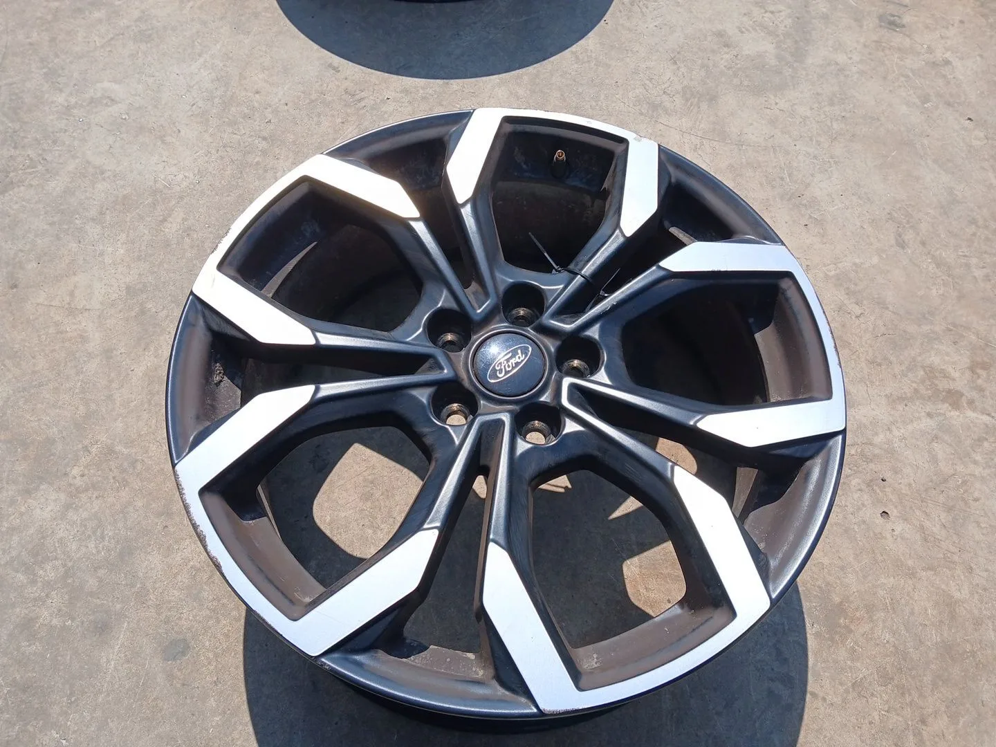 Llanta para Ford Puma (J2K, Cf7)