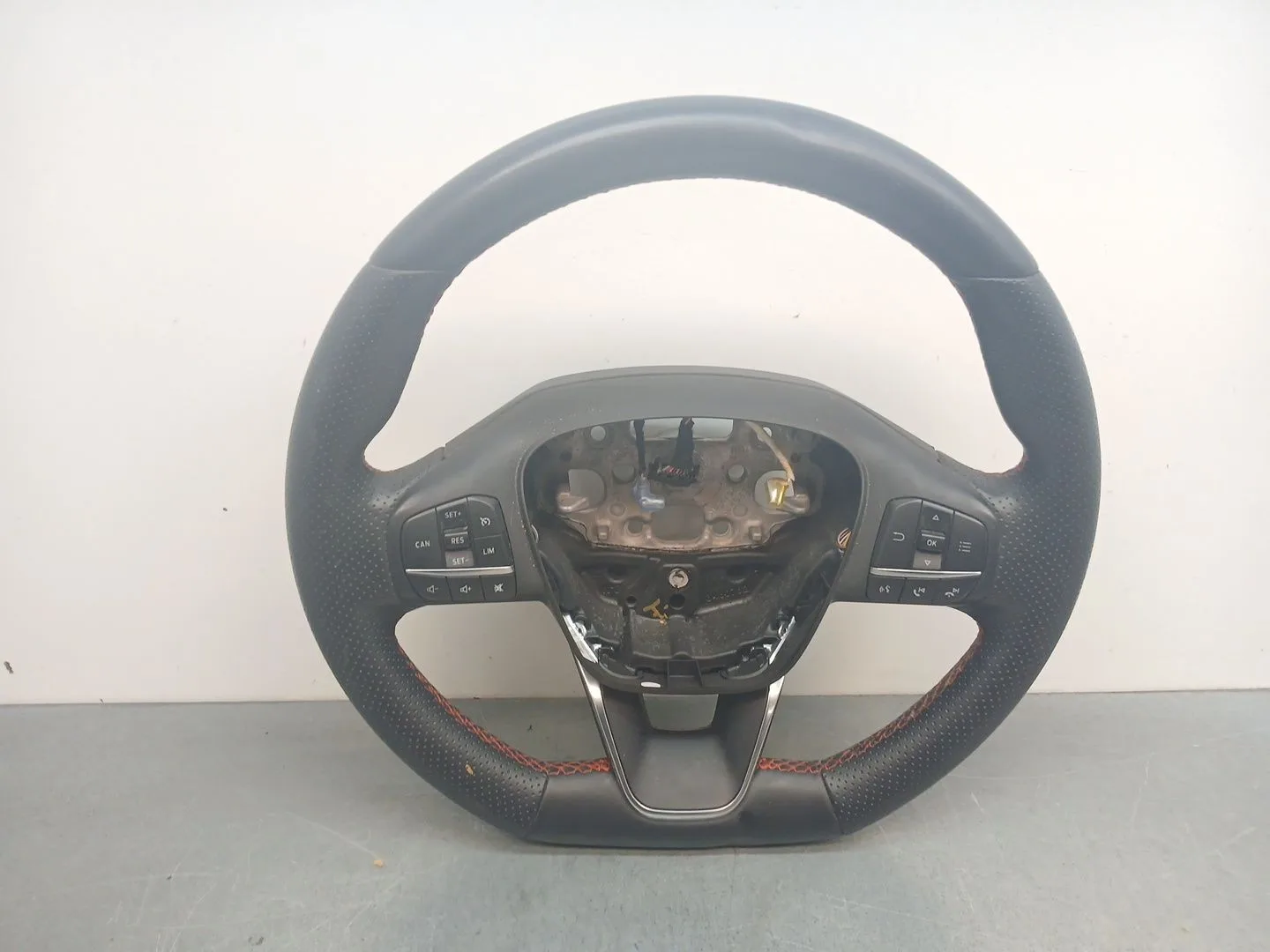 Volante para Ford Puma (J2K, Cf7)
