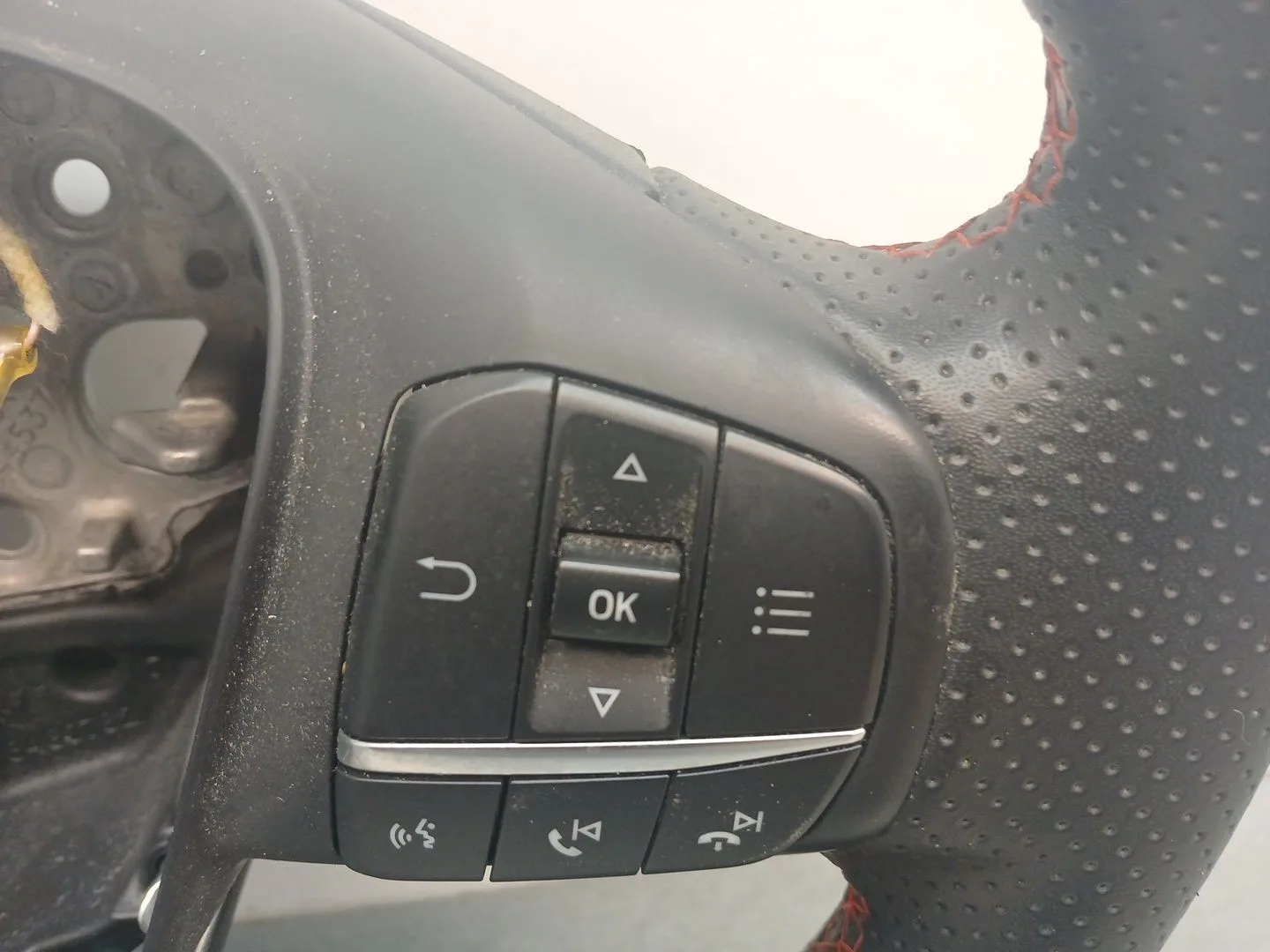 Volante para Ford Puma (J2K, Cf7)