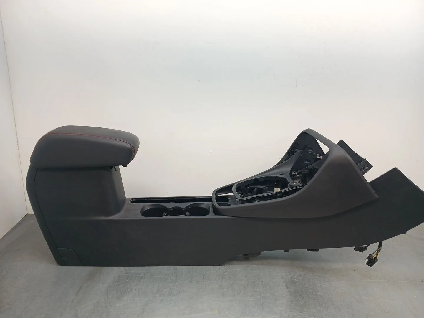 Apoyabrazos Central para Ford Puma (J2K, Cf7)