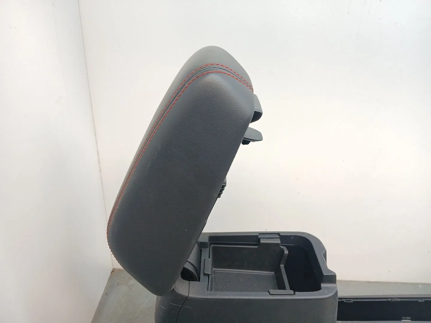 Apoyabrazos Central para Ford Puma (J2K, Cf7)